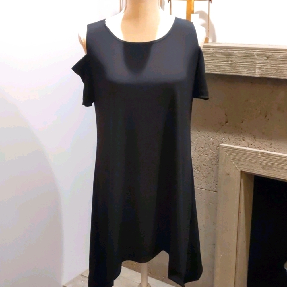LBisse black cold shoulder top size medium